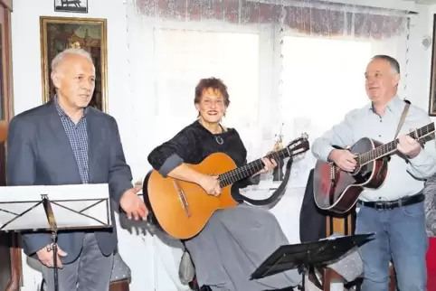Das Hoffmann-Hammer-Trio mit Gedichten von Lina Sommer und eigenen Liedern.
