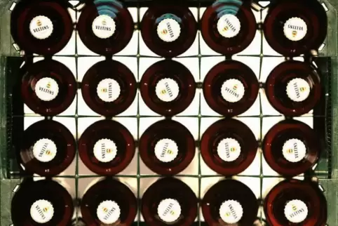 Kein ganzer, nur ein halber Kasten Bier fiel den Einbrechern in die Hände. Foto: DDP 