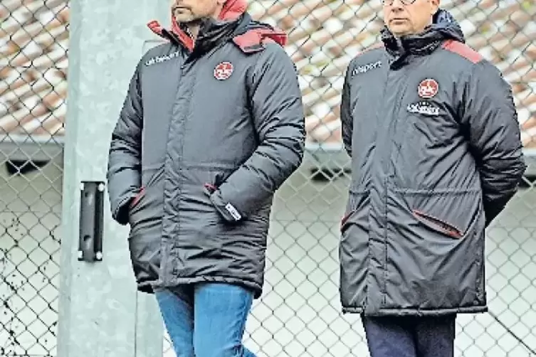 Auf Beobachtungsposten: FCK-Sportdirektor Boris Notzon (links) und Martin Bader, der Geschäftsführer Sport des FCK.