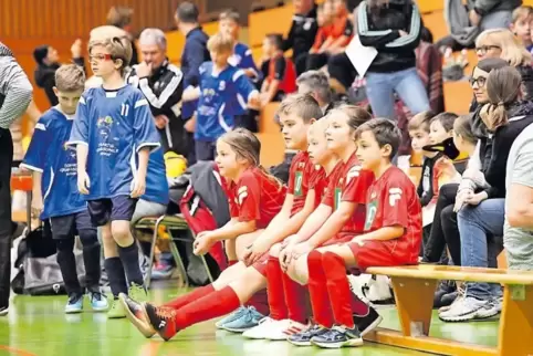 Am Rande: Maximiliansau (linke Seite) spielt gegen Büchelberg.