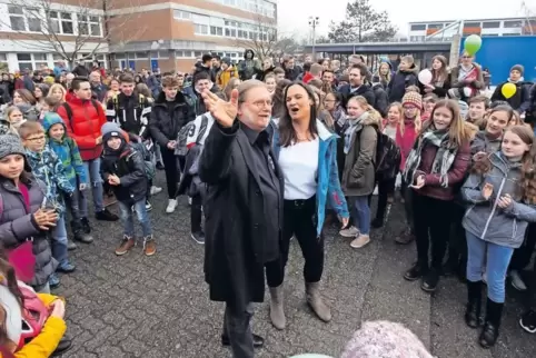 Knut Maurer und Musiklehrerin Barbara Müller.