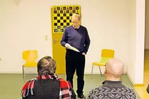 Vor große Probleme stellten Werner Keyms Aufgaben auch die Lauterecker Schachspieler.