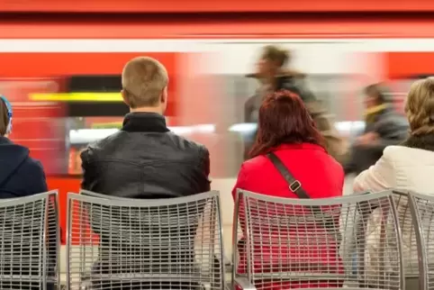 Die neue S-Bahn fährt seit Dezember. SymbolFoto: dpa 