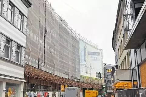 So wie auf dem Bild vor fünf Wochen sieht das Moses-Kaufhaus in Bottrop immer noch aus.