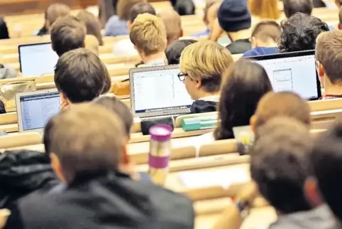 Im Jahr 2017 bezogen noch lediglich 557.000 Studenten in Deutschland Bafög.