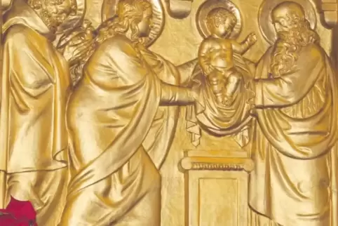 Wichtiger Moment: Der Hochaltar in Maria Rosenberg zeigt Maria und Josef bei der Übergabe von Jesus an einen Priester.