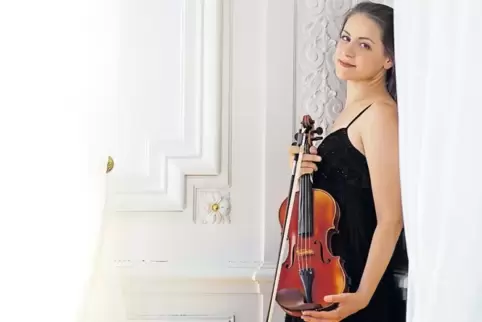 „In Deutschland können alle musizieren. Das hat mich von Anfang an fasziniert.“ Jeanette Pitkevica wurde 1982 in Riga geboren, s