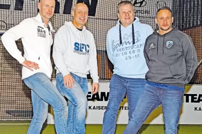In der Soccarena Höheinöd werden künftig Kinder vom Trainerteam des ehemaligen FCK-Bundesliga-Profis Axel Roos fußballerisch gef