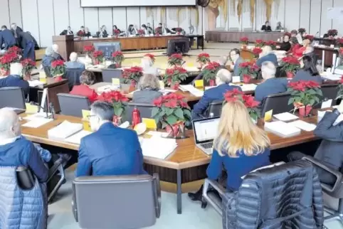 Blick in den Stadtrat bei der Dezember-Sitzung. Damals war auch der Ortsbeirat Nord dabei.