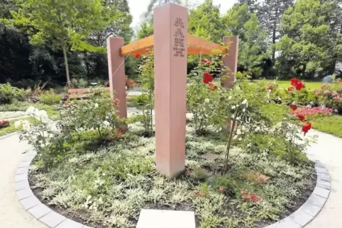 Memoriam-Garten auf dem Landauer Hauptfriedhof: Eine ähnliche Anlage sollen auch die Waldseer auf ihrem Friedhof bekommen.