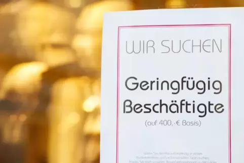Nach Einschätzung vom Institut für Arbeitsmarkt- und Berufsforschung (IAB) verdienten Nebenjobber in ihrem Hauptjob durchschnitt