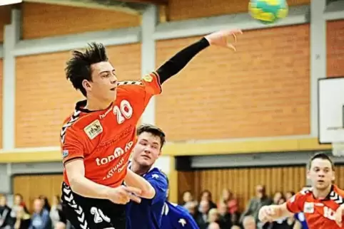 Linkshänder Tom Ihl (hier im März 2018 beim Wurf im A-Jugend-Bundesliga-Spiel des SV 64 gegen Balingen) kehrt von den HF Illtal 