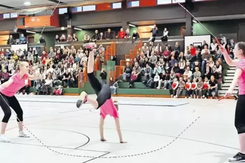 Akrobatisches Seilspringen (Rope-Skipping) – mit Elementen aus dem Turnen und dem Breakdance – steuerten nicht nur die Mädchen d