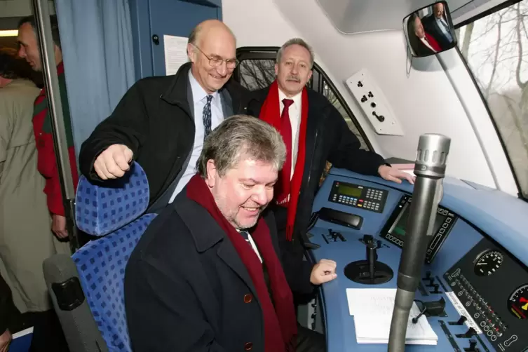 Beck_Maximiliansau_Sonderzug_Eroefnung_Bahnlinie_Dezember_2002_THUERING.jpg