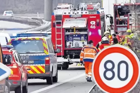 Die Strecke war für eine halbe Stunde voll gesperrt.