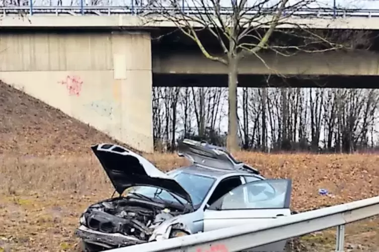 Bei dem Unfall entstand ein Schaden von rund 10.000 Euro.