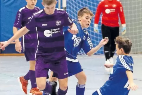 Ein Spiel der C-Junioren. Der spätere Kreismeister Knittelsheim/Rülzheim (in Lila) verliert 0:1 gegen Herxheim.