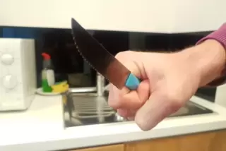 Der Täter zückte das Messer gleich mehrfach. Foto: adh