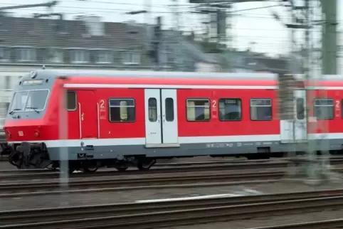 Etwa 500 neue Mitarbeiter will die Deutsche Bahn in diesem Jahr in Rheinland-Pfalz einstellen. Foto: dpa