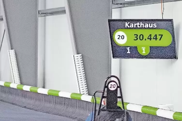 Auf dem Flughafengel&auml;nde hat das Karthaus er&ouml;ffnet.
