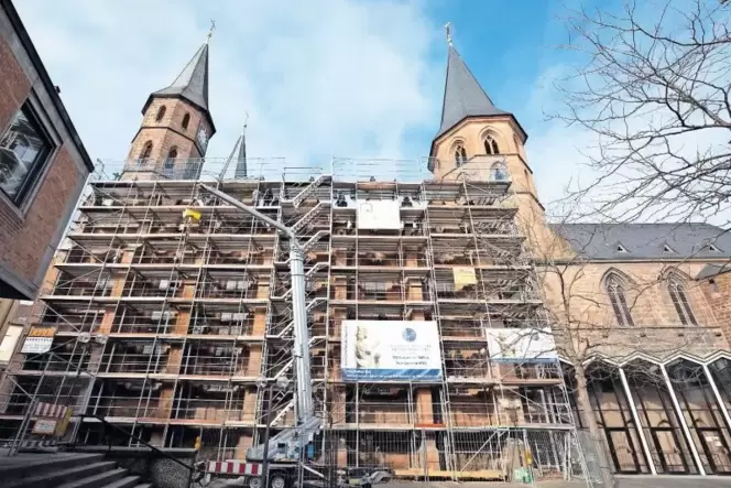 Die Fassadensanierung der Stiftskirche wird voraussichtlich 1,1 Millionen Euro kosten.