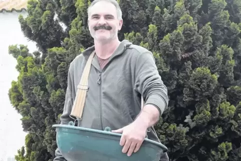 Gunther Hill erntete nach der ersten Saison auf 0,3 Hektar 120 Kilogramm Senfsamen.