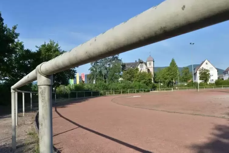 Der Sportplatz wird bald zur Baustelle. Foto: LM