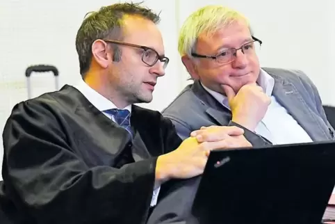 Pasquale Passarelli (rechts) war weder Pizzabote noch hatte er eine tragende Rolle, sagte Richter Sauermilch. Passarellis Anwalt