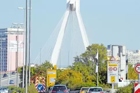 Endstation für Lkw: Die Hochstraße Süd ist seit Herbst 2017 für den Schwerlastverkehr gesperrt.