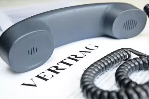 Mehrere Leser beklagen, dass ihre Aussagen am Telefon als Vertragsabschluss gewertet wurden.