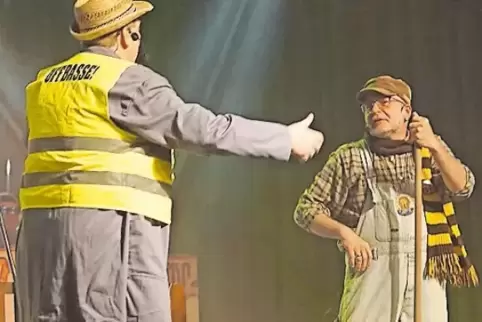 Die „Depp’ uff de Gass“ mussten lernen, dass man samstags besser kein gelbes Leibchen trägt.