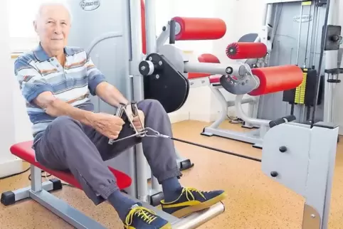 Gerhard Schönenberger ist 90 Jahre alt, aber er treibt immer noch regelmäßig Sport im Fitness-Studio. Und bei den Orchesterprobe