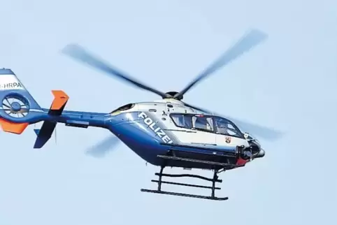 Viele Bornheimer wunderten sich über den Polizeihelikopter.