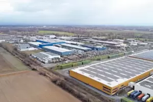Das Landauer Industriegebiet zwischen Mörlheim und Bornheim. Dass der Brummton von hier kommt, ist bisher nicht mehr als ein Ver Das Landauer Industriegebiet zwischen Mörlheim und Bornheim. Dass der Brummton von hier kommt, ist bisher nicht mehr als ein Ver