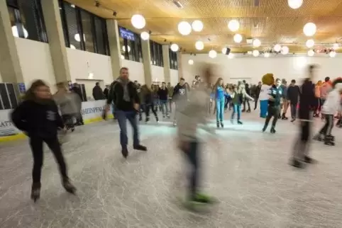 Besucherrekord: 50.000 Besucher zählte die Lauterer Eisbahn. Foto: view 