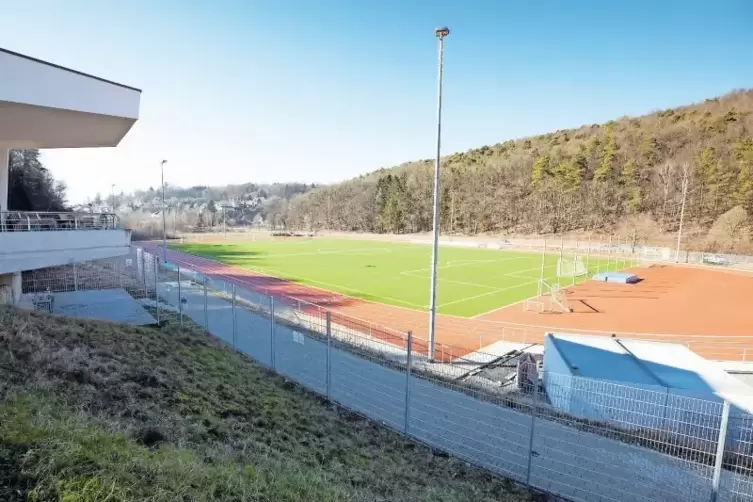 Alles neu, aber teuer: Um die Sportanlage des SV Otterberg ging es in der Verbandsgemeinderatssitzung.