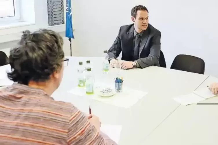 Der neue Beigeordnete Denis Clauer (Bildmitte) im Gespräch mit den RHEINPFALZ-Journalisten Peter Rojan, Klaus Kadel, Andreas Gan