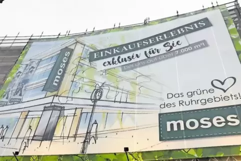 Trotz des noch laufenden Umbaus hatte Moses in Bottrop eröffnet.