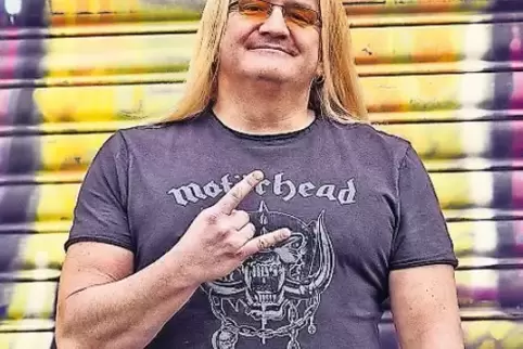 Der Comedian und selbsternannte Rocker Sven Hieronymus kommt am 9. März mit seinem Programm „Als ob“ nach Deidesheim.