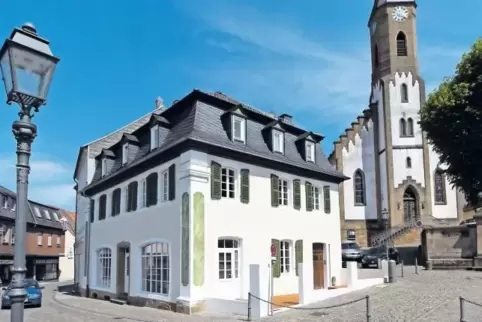 Das Haus am Veldenzplatz ist schön renoviert. Aber es findet sich niemand, der hier ein Café betreiben will.