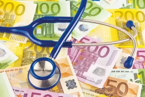 Privat versichert: was in jungen Jahren mit niedrigen Beiträgen lukrativ erschien, kann im höheren Alter zur finanziellen Belast