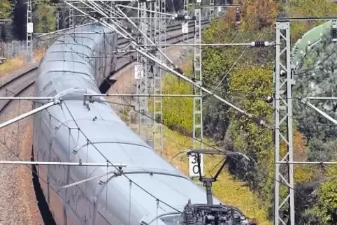Die Schnellstrecke von Mannheim nach Stuttgart wird 2020 von April bis Oktober gesperrt. Das führt zu massiven ICE-Fahrzeitverlä