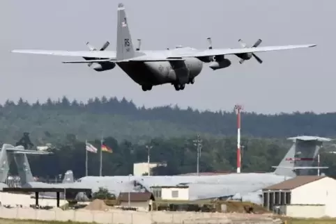 Die Air Base Ramstein bereitet eine militärische Übung vor. Archivfoto: Ronald Wittek/dpa