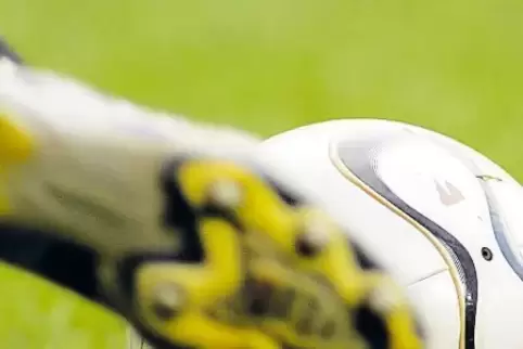 In vielen Klassen rollt der Ball nach der Winterpause schon wieder, in der Verbandsliga, der Landesliga West und der B-Klasse We