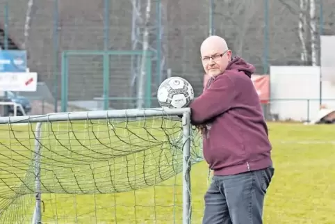 Immer am Ball: Andreas Müller, stellvertretender Vorsitzender des SV Mölschbach.