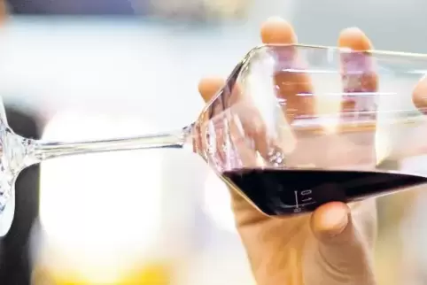 Besonders beim Rotwein ist es schwer, bei entalkoholisierten Produkten die Aromen zu erhalten.