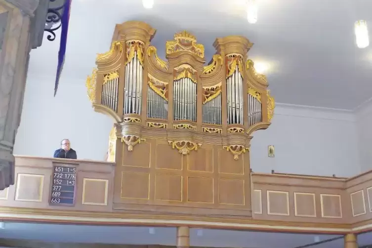 30.000 Euro erhielt die protestantische Kirchengemeinde Thaleischweiler-Fr&ouml;schen f&uuml;r die Restaurierung der Orgel.