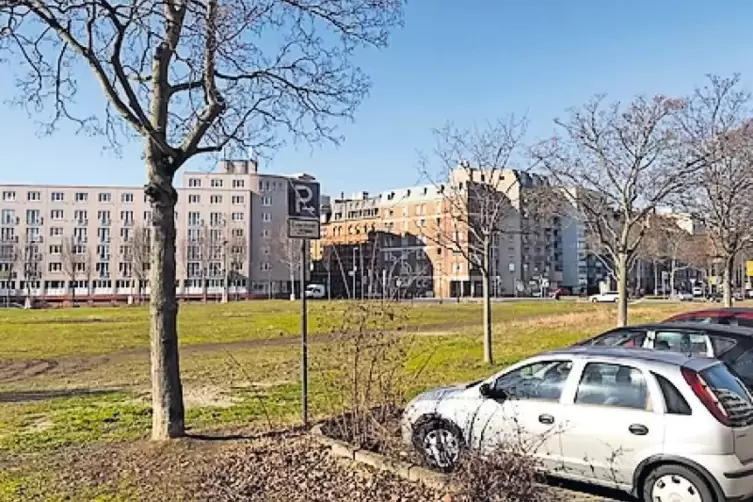 Baufl&auml;che Polizeipr&auml;sidium: Mitarbeiter m&uuml;ssen anderswo parken.