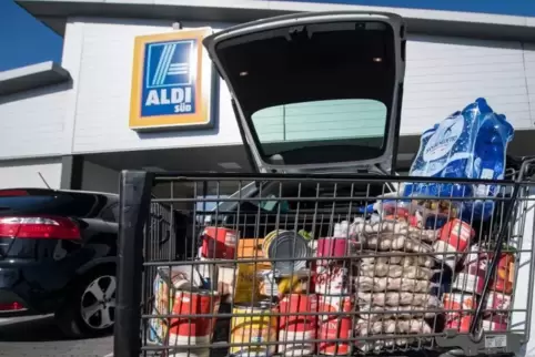 Aldi Süd warnt vor dem Verzehr einer Schinkenwurst. Foto: dpa 