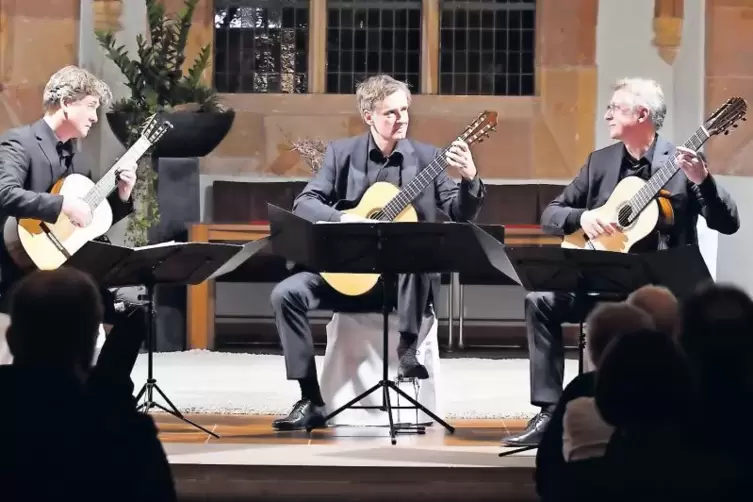 Die drei Virtuosen an der Gitarre bei der Wachenheimer Serenade.